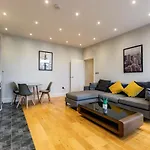 Thorpe Road 1 Bed Apartment With Parking