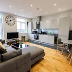 Thorpe Road 1 Bed Apartment With Parking